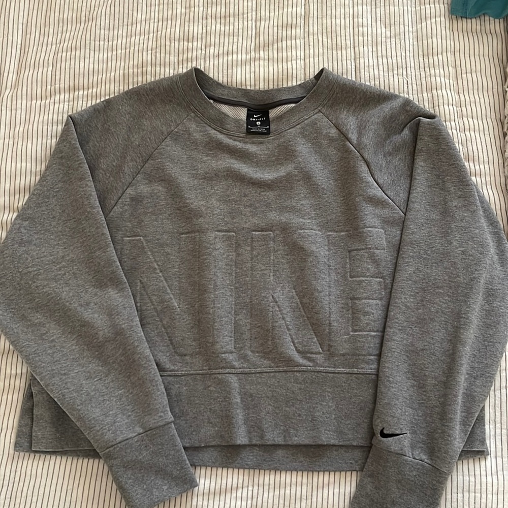 Cropped Nike Sweatshirt